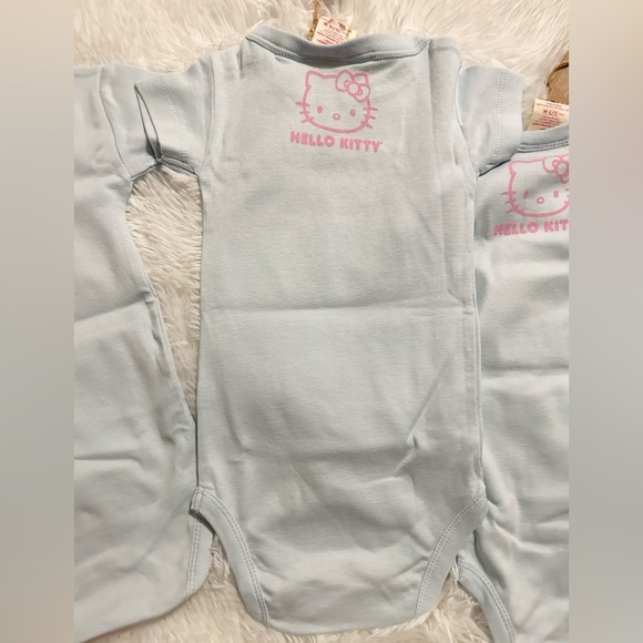 Hello Kitty Long Sleeve Onesie - Picture 14 of 14